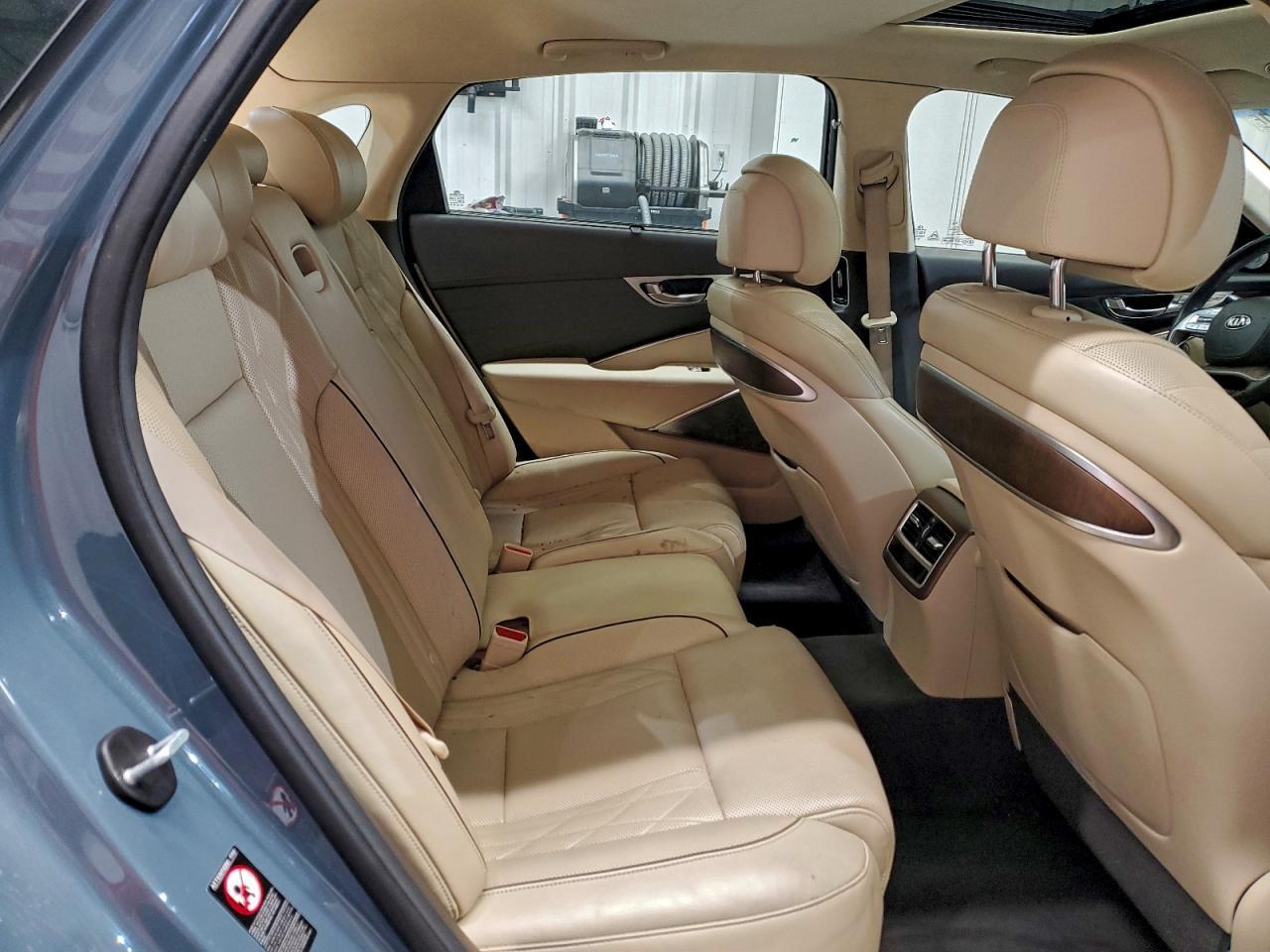2019 Kia K900 Luxury - zdjęcie 10