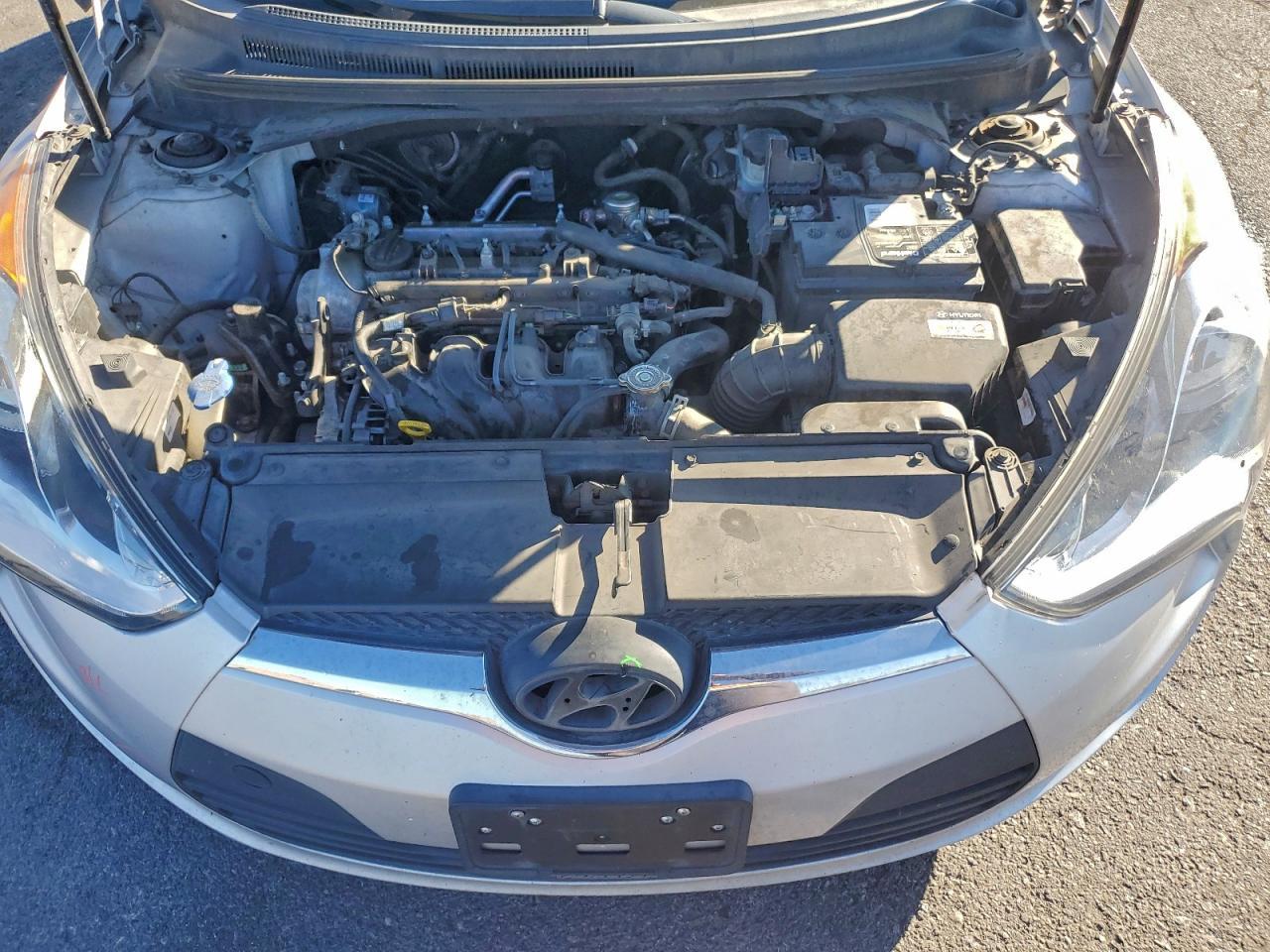 2017 Hyundai Veloster - zdjęcie 11