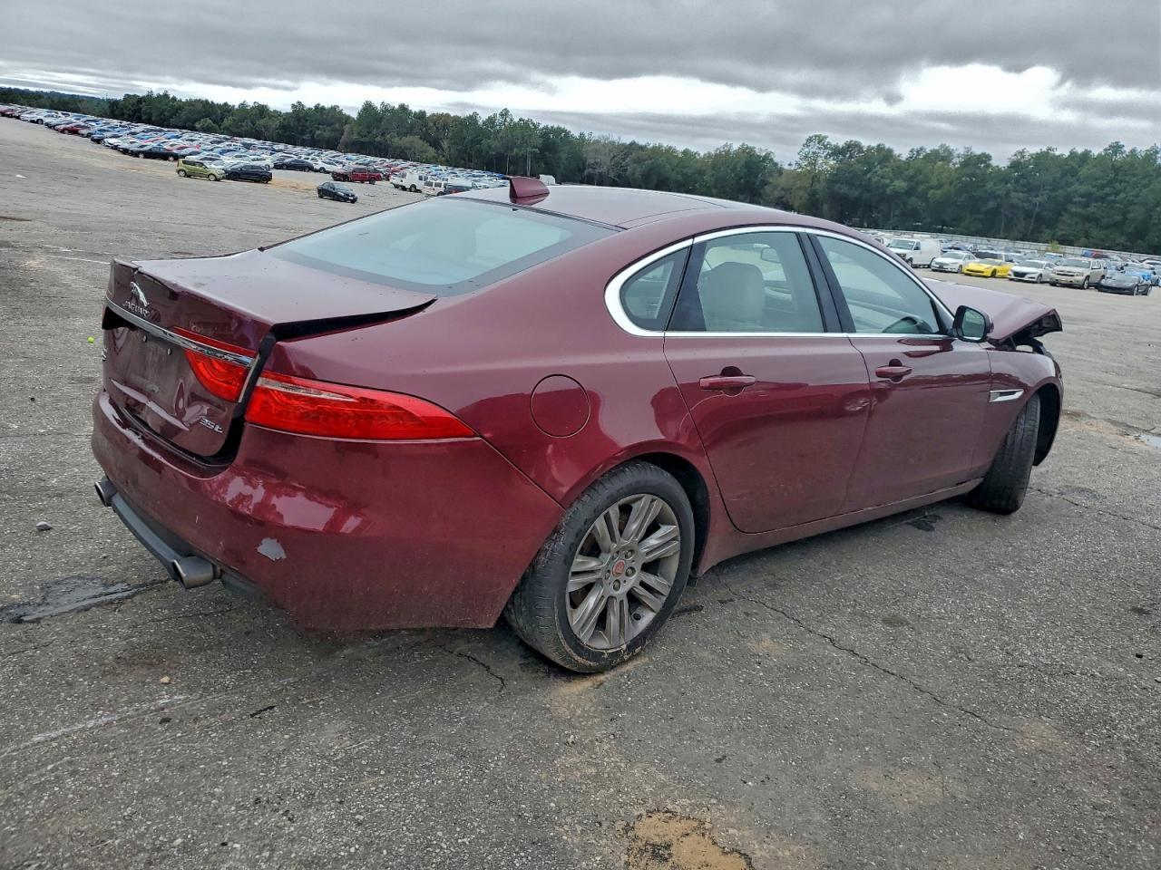 2016 Jaguar Xf Premium - zdjęcie 3