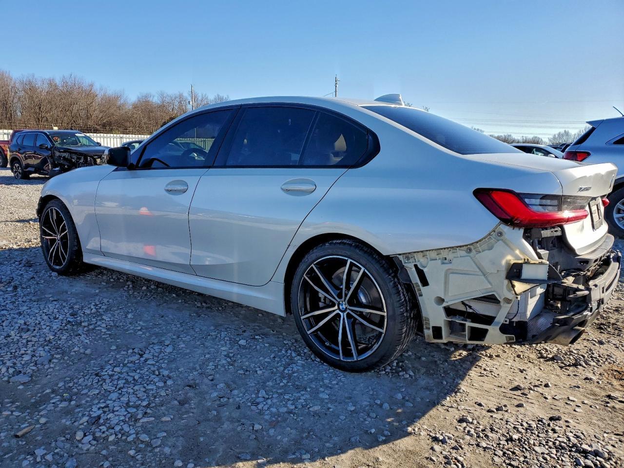 2019 BMW 330Xi - zdjęcie 2