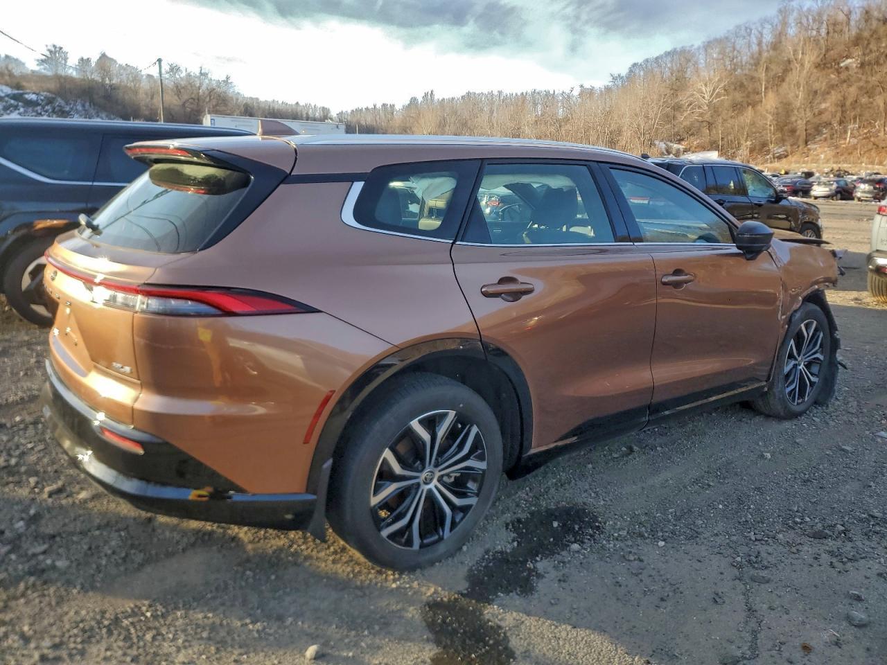 2025 Toyota Crown Signia Xle - zdjęcie 3