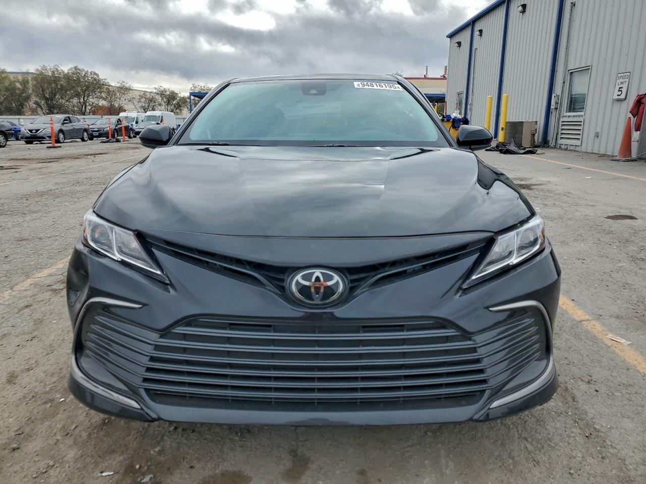 2023 Toyota Camry Le - zdjęcie 5