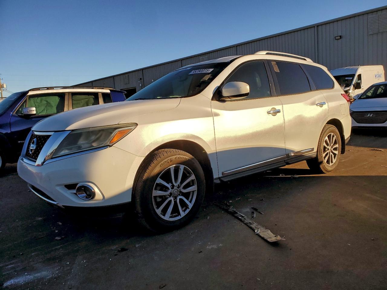 2014 Nissan Pathfinder S - zdjęcie główne
