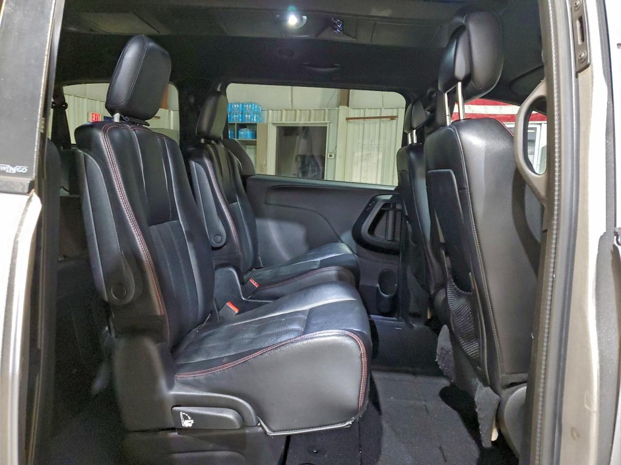 2014 Dodge Grand Caravan R/T - zdjęcie 11