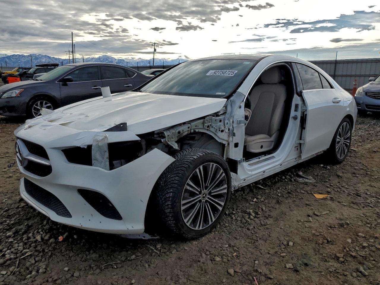 2021 Mercedes-Benz Cla 250 4Matic - zdjęcie główne