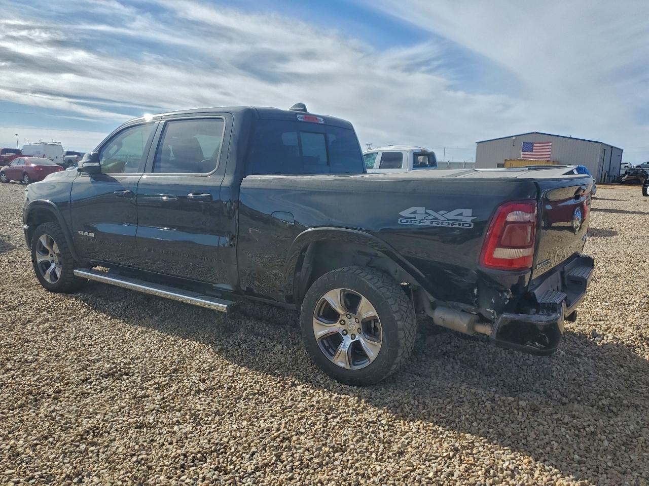 2020 Ram 1500 Laramie - zdjęcie 2