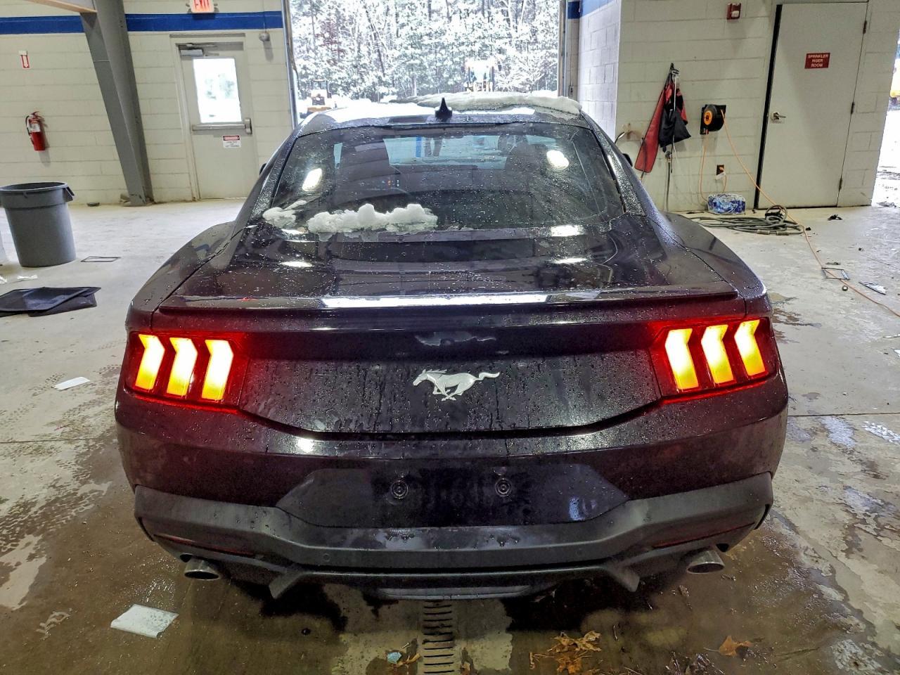 2024 Ford Mustang - zdjęcie 6