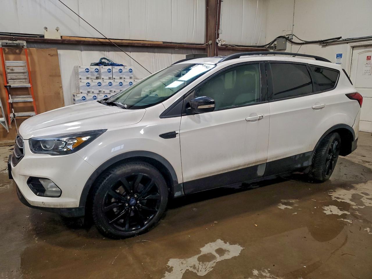 2019 Ford Escape Titanium - zdjęcie główne