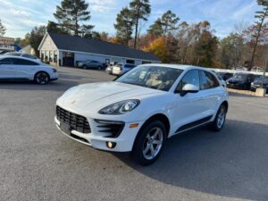 2017 PORSHE MACAN